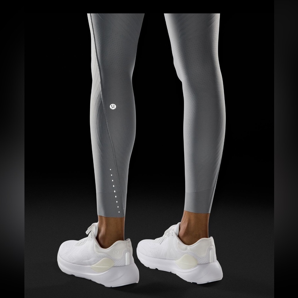 Lulu SenseKnit ™ Running HR Crop 23" 8
